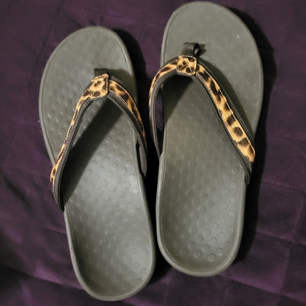 Vionic Flip Flops - Tide II - Leopard print